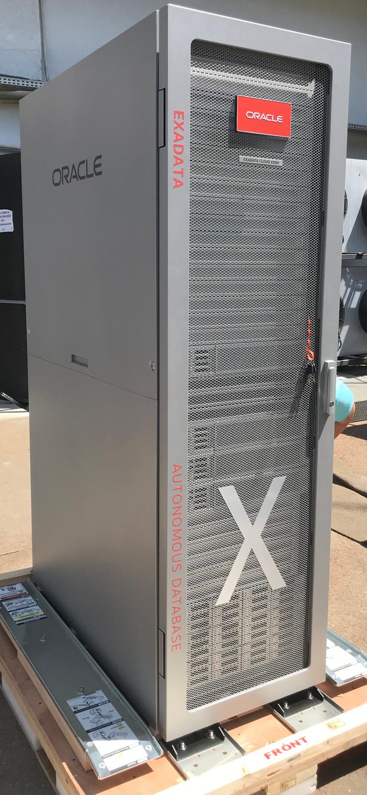 Oracle Exadata veri merkezi kabineti